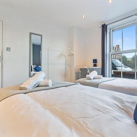Impeccable 4-Bed House In Brixton London Villa Eksteriør billede
